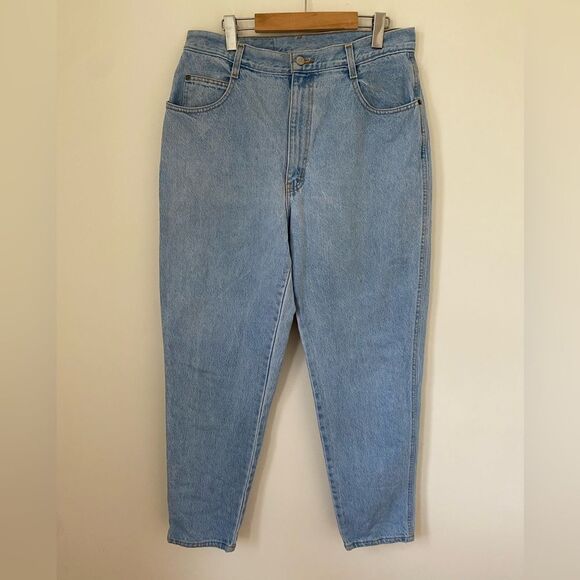 Vintage Mom Light Wash Jeans - Picture 9 of 9